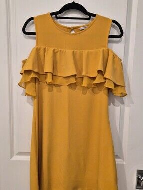 Cover story Cold shoulder dress